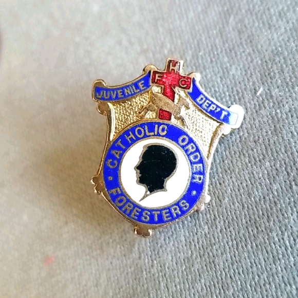 Religious ENAMEL CATHOLIC ORDER FORESTERS Vintage - Picture 1 of 3